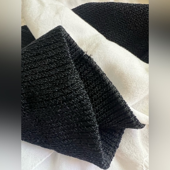 St John Collared Cardigan with Gorgeous Buttons - Picture 12 of 13